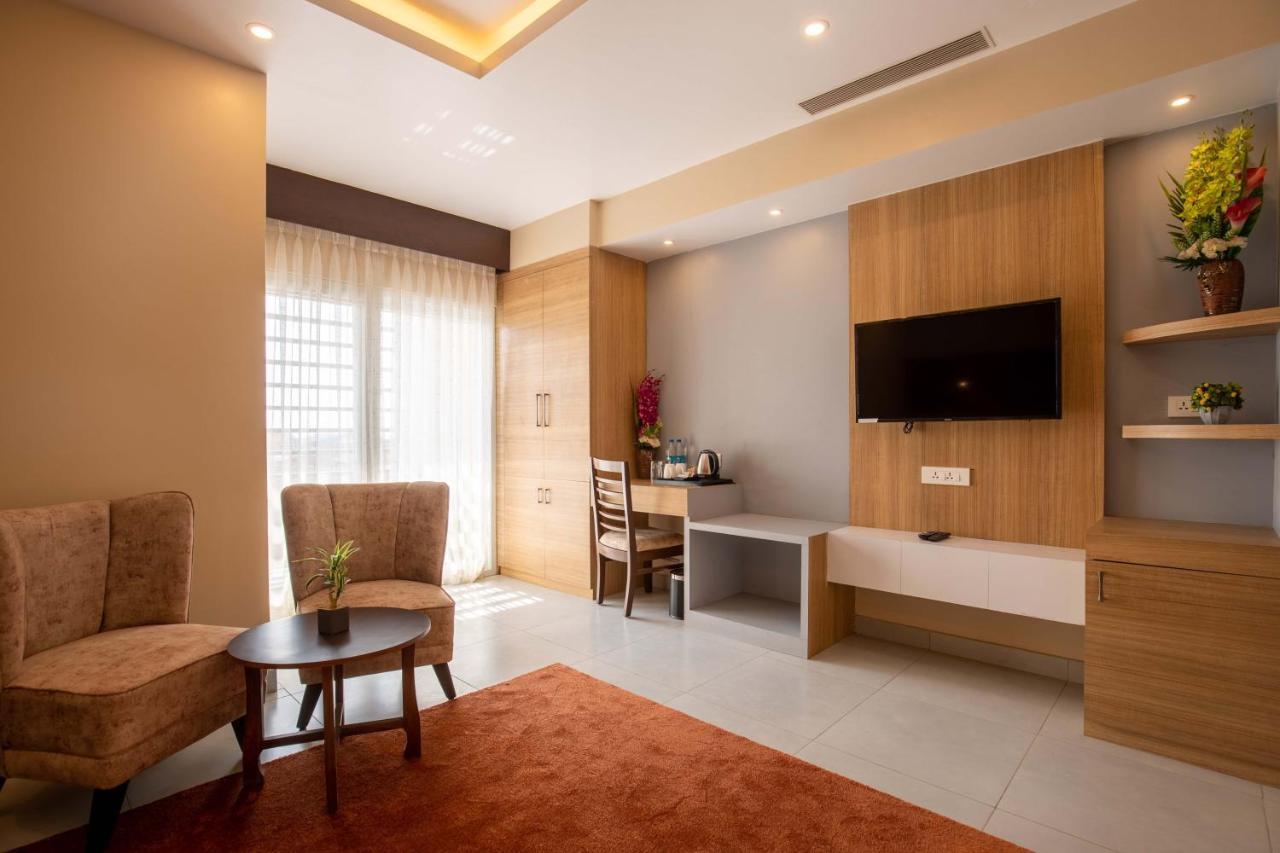 Hotel Palm International Butwal Екстер'єр фото