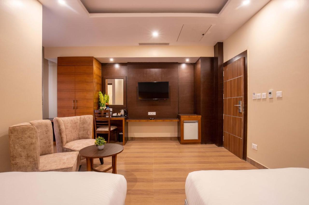 Hotel Palm International Butwal Екстер'єр фото