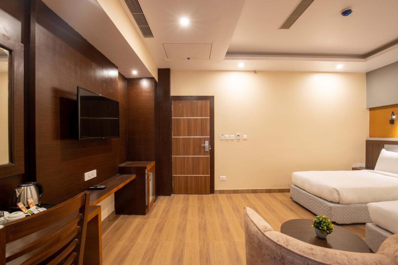 Hotel Palm International Butwal Екстер'єр фото