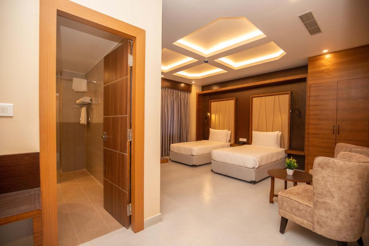 Hotel Palm International Butwal Екстер'єр фото