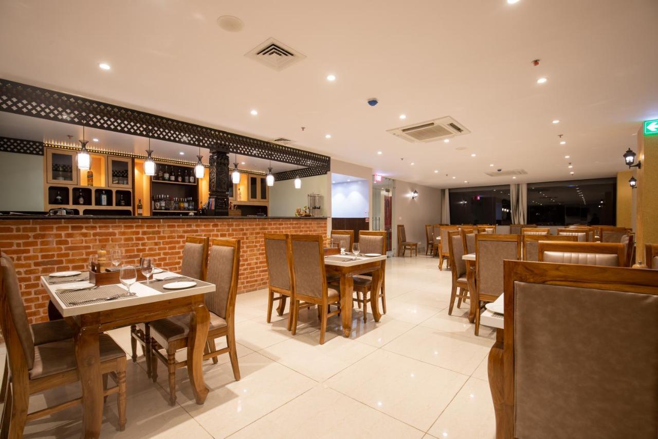 Hotel Palm International Butwal Екстер'єр фото
