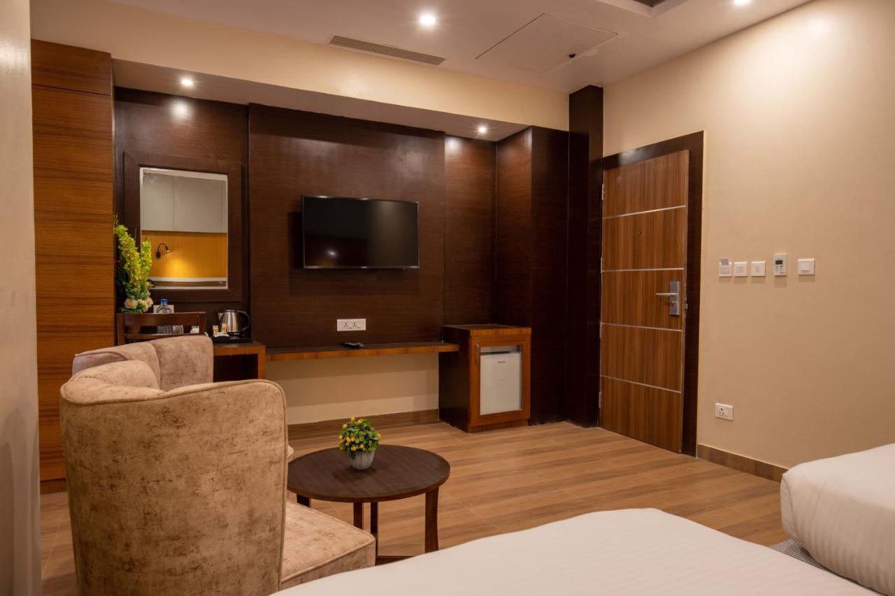 Hotel Palm International Butwal Екстер'єр фото