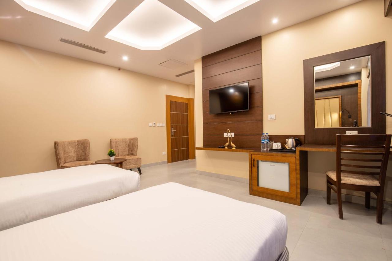 Hotel Palm International Butwal Екстер'єр фото
