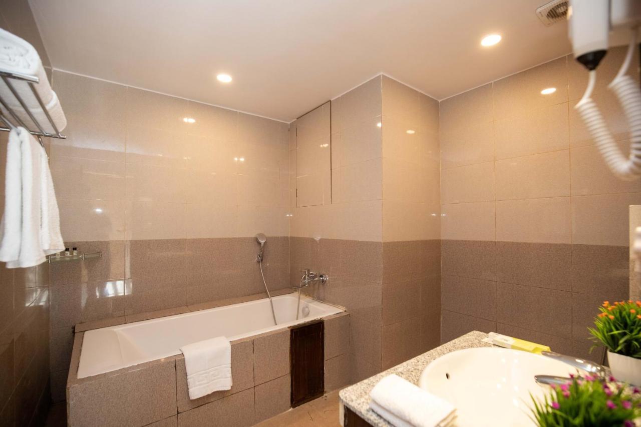 Hotel Palm International Butwal Екстер'єр фото