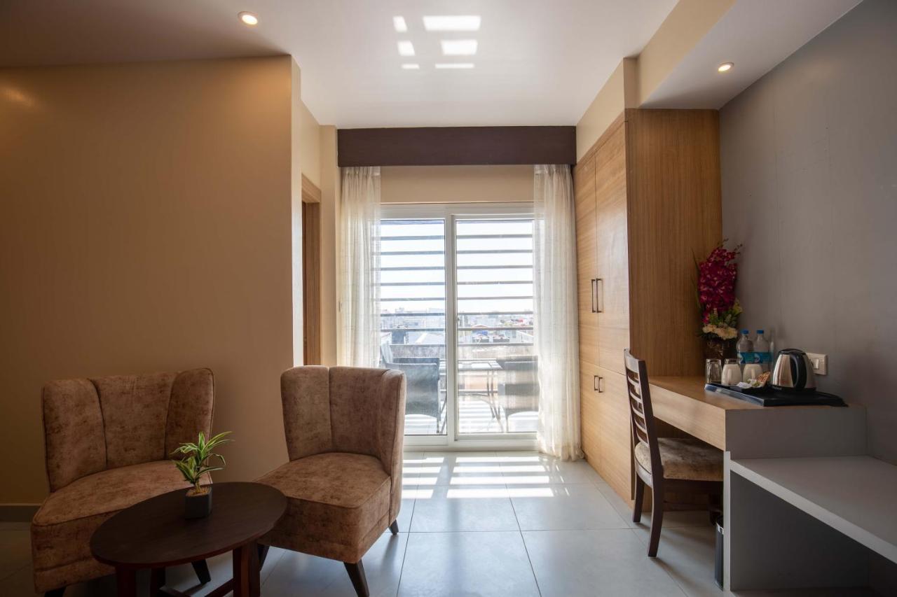 Hotel Palm International Butwal Екстер'єр фото